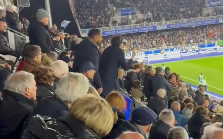 “报销”至下赛季初,马赛主席因赛后怒喷裁判被禁赛15场